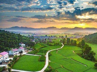 人民日报：扩大农村消费，推动县乡消费提质扩容