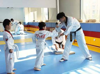 教育部等十三部门关于规范面向中小学生的非学科类校外培训的意见（教监管〔2022〕4号）