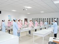 《居家、社区老年医疗护理员服务标准》WS/T 803—2022