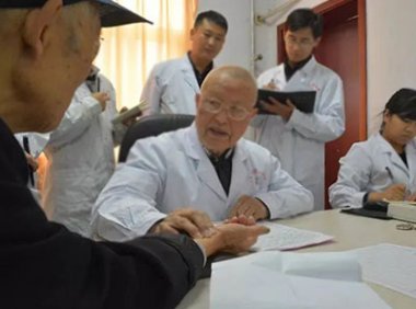 《国医大师、全国名中医学术传承管理暂行办法》国中医药人教发〔2018〕6号